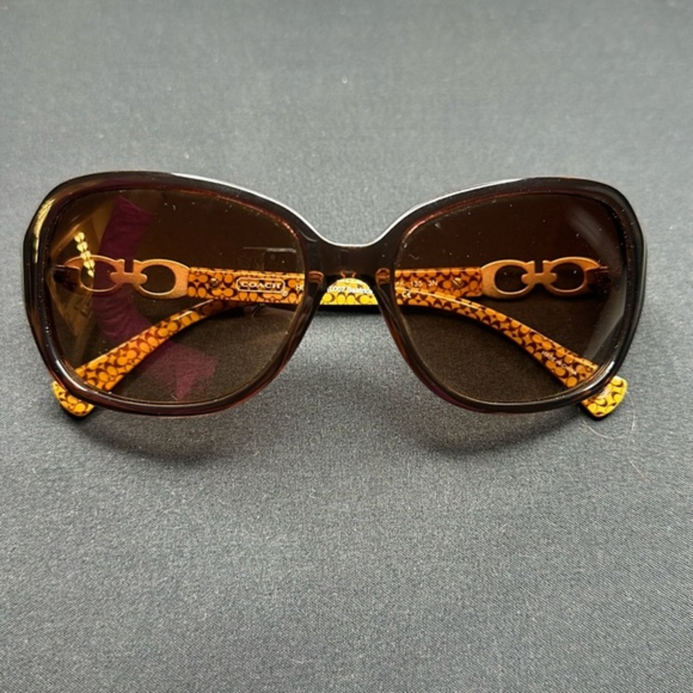 Coach signature Sunglasses With Case